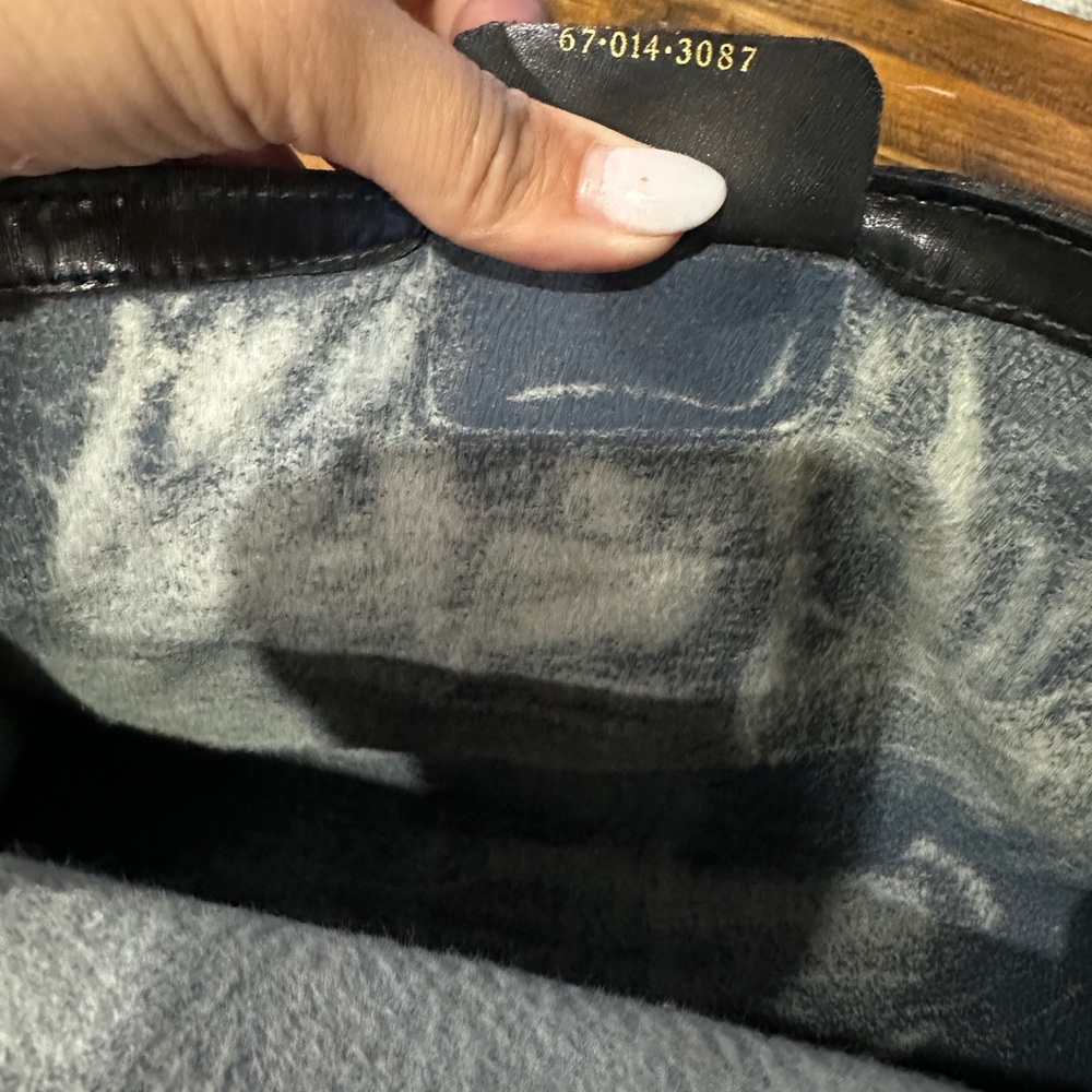 ❌ SOLD ❌
Authentic Vintage Gucci GG Supreme Sherry Line Web Stripe Clutch - Picture 8 of 10
